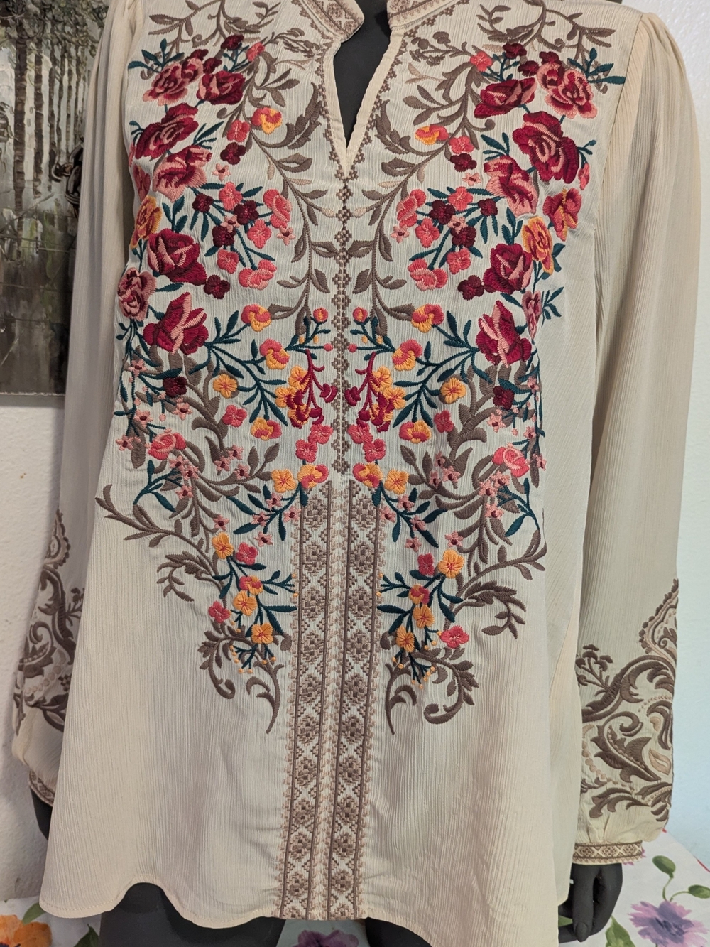 New With Tags Savanna Jane Cream Tunic with Multicolor Floral Embroidery